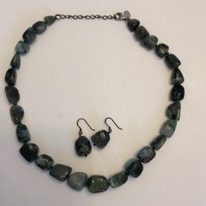 Aventurine necklace and earring set.